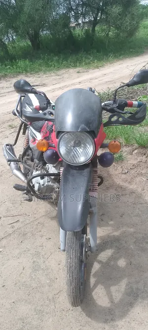 Bajaj Boxer 125 2022 Red