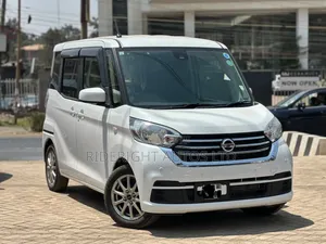 Nissan Dayz Roox 2019 Nyeupe