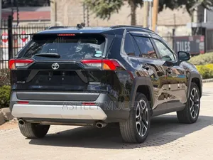 Toyota RAV4 2019 Bluu Adventure Grade