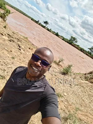 Hekari 1000 za Shamba Karibu na Barabara Zenye Maji na Umeme