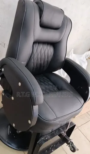 Kiti cha Kinyozi Kilichotengenezwa Ndani