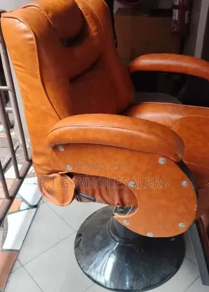 Kiti cha Kinyozi Kilichotengenezwa Ndani