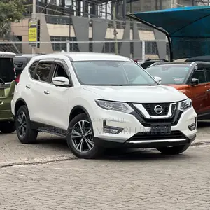 Nissan X-Trail 2019 Rangi ya Loti
