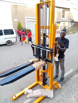 Manual Stacker 1500kg