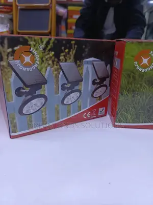 XINGFENGJU Solar Landscape Spotlights - 2-in-1 Zinazozuia Maji