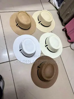 Kofia ya Fedora ya Majani yenye Ukingo Mpana