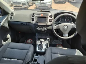 Volkswagen Tiguan 2009 Bluu