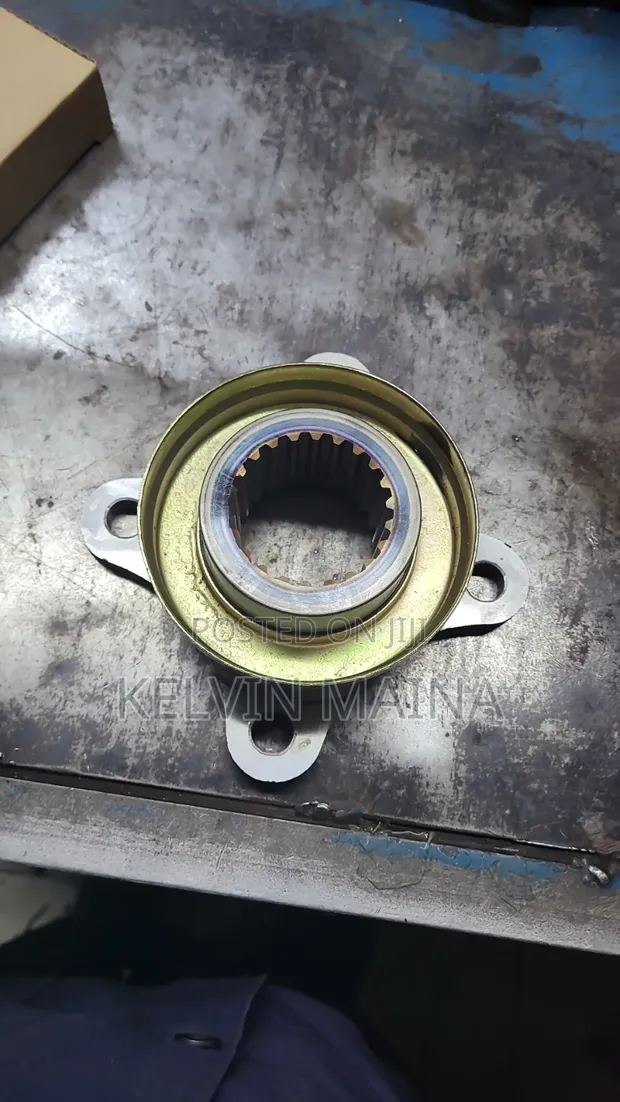 Mitsubishi FH Differential Flange - 1