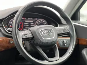 Audi A4 2017 Nyeupe
