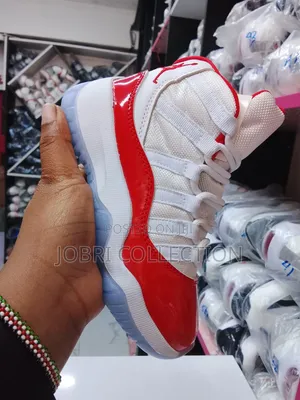 Viatu vya Air Jordan 11 Nyekundu Nyeupe