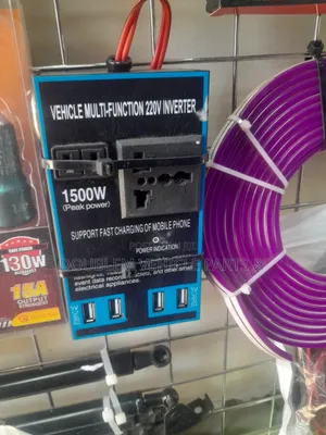 Vehicle Multi-Function 220V 1500W Power Inverter