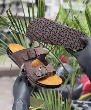 Viatu Maridadi vya Ngozi vya Clarks Double-Buckle