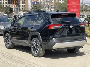 Toyota RAV4 Adventure 2019 Nyeusi