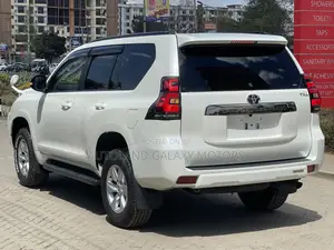 Toyota Land Cruiser Prado 2.7 Black Edition 2021