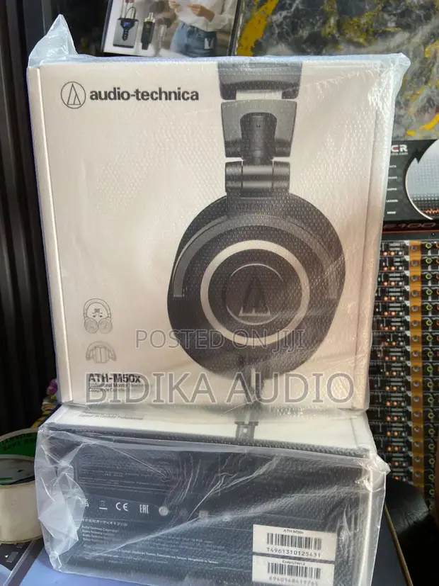 Audio-Technica ATH-M50x Professional Studio Monitor Headphones - 1