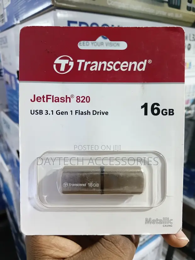 Transcend 16GB JetFlash 820 USB 3.0 Flash Drive - 1