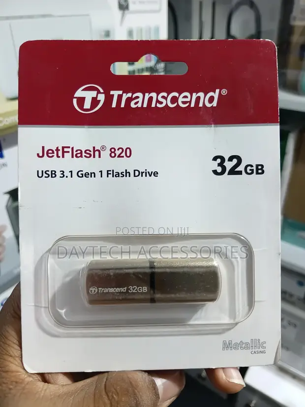 Transcend JetFlash 820 32GB USB 3.1 Gen 1 Flash Drive - 1