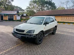 Toyota Harrier 2000 Nyeupe