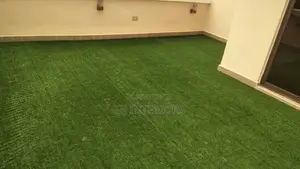 Green Synthetic Turf for Compounds and Modern Gardens