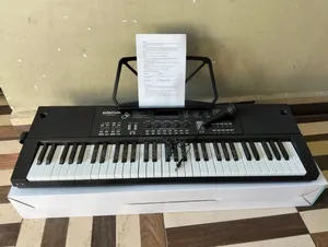 Kinanda cha Piano Kinachochajiwa na Spika Mbili Zilizojengewa Ndani