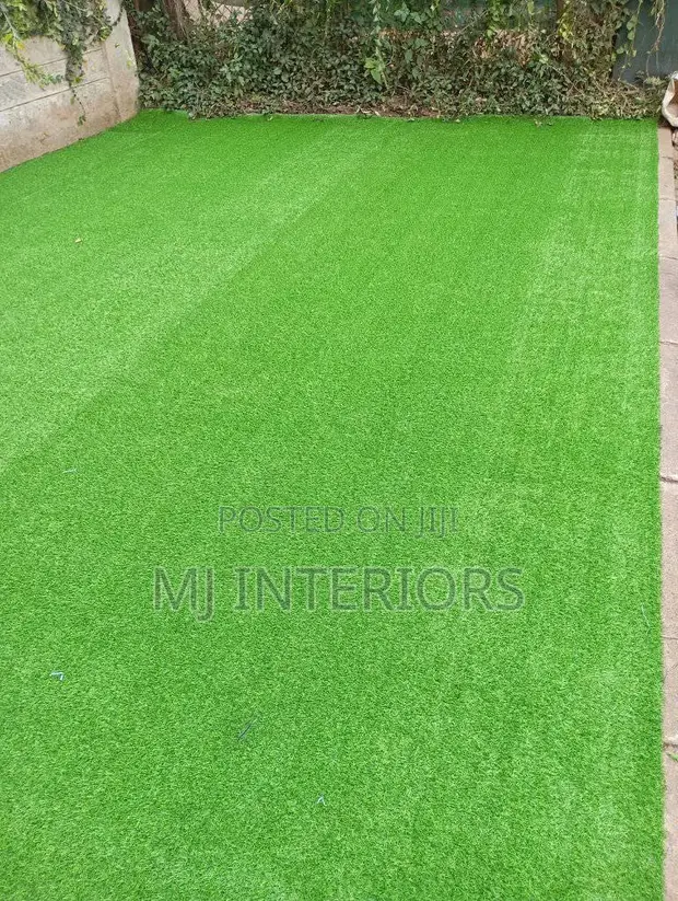 Nyasi Bandia ya Kijani kwa Maeneo Safi na Maridadi ya Nje - 1