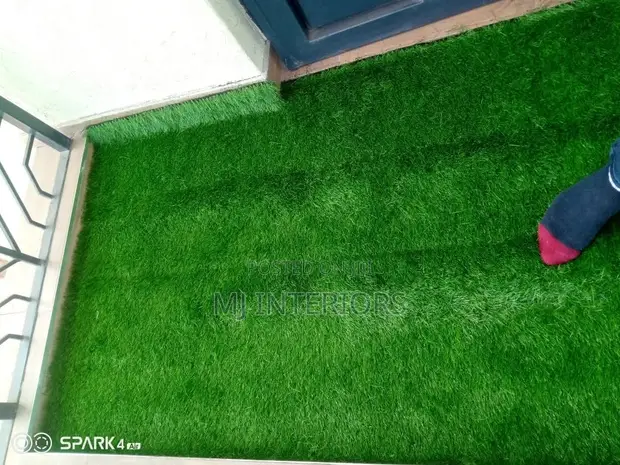 Synthetic Grass Flooring for Patios, Rooftops and Gardens - 1