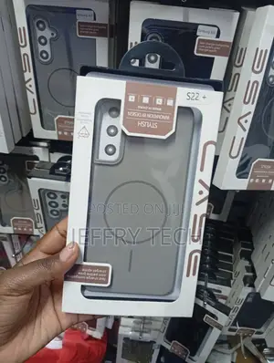 Grey Magnetic MagSafe-compatible Case for Samsung Galaxy S22+