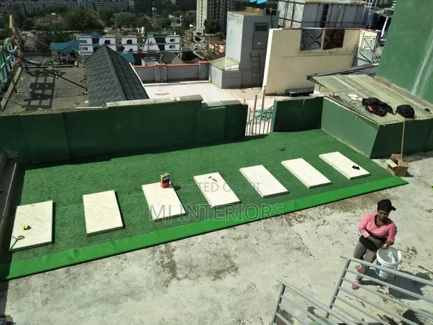 Green Artificial Grass Rolls for Landscaping - 1