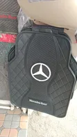 Mikeka Nyeusi ya Mercedes yenye Nembo Nyeupe - 1