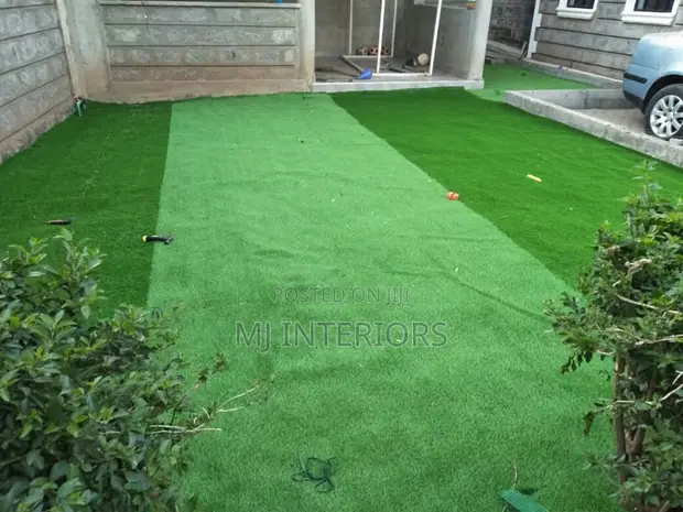 Zulia Bandia la Nyasi Kijani kwa Mandhari na Mapambo ya Kisasa - 1