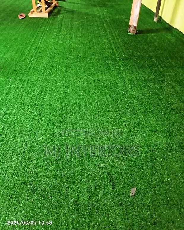 Artificial Grass Lawn for Modern Homes and Outdoor Entertainment - 1