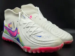 Viatu vya Mpira vya Nike Phantom Luna 2 Elite TF vya Uwanja wa Bandia