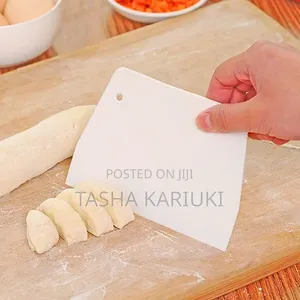 Professional 19cm Cake Scraper