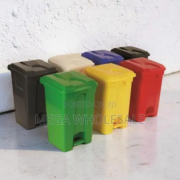 30L Hard Plastic Waste Pedal Bin - 1