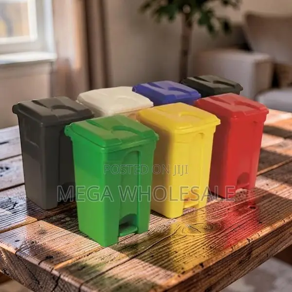 Dustbin ya Lita 30 Ngumu ya Plastiki yenye Pedi - 1