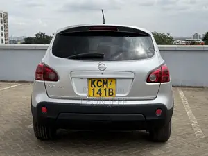 Nissan Dualis 2010 Nyeupe