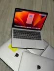 Apple MacBook Pro 2017 8GB Intel Core i5 256GB SSD - 1