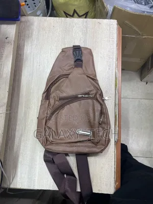Mkoba wa Kifua wa Ngozi wa Wanaume wenye Chaji ya USB