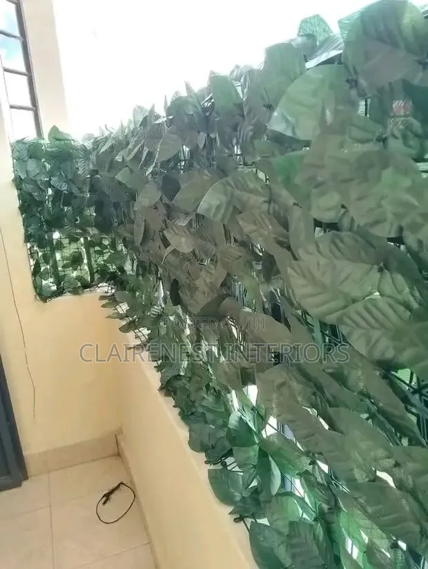 Artificial Fence Panels for Stylish Spaces. Wipeable Privacy Leaves - 1