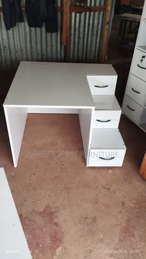 Pedicure Stand - Mpya Kabisa