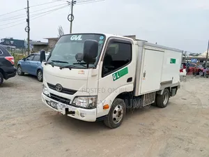 Toyota Dyna Lori Ndogo 2018