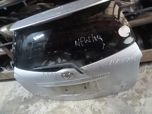Toyota Fielder 2009 Tailgate - 1