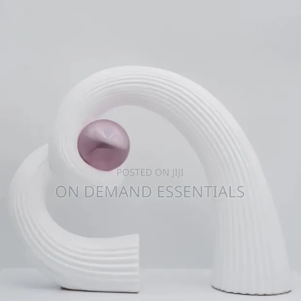 Nordic Desktop Resin Heart Art Ornament Abstract Heart Statue - 1