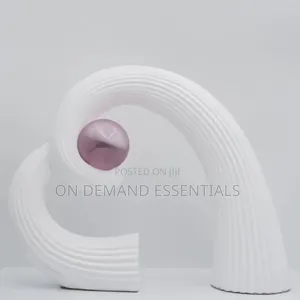 Nordic Desktop Resin Heart Art Ornament Abstract Heart Statue