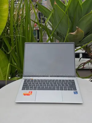 Laptop HP Dragonfly 13.5" G4 - Core i7, 32GB RAM, 512GB SSD