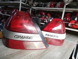 Taa za Nyuma za Toyota Mark II Grande za Kijapani Asili