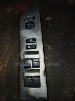 Switch Kuu ya Dirisha kwa Toyota Voxy na Noah