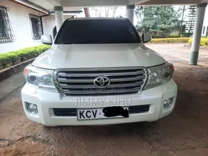 Toyota Land Cruiser V8 2012 Pearl