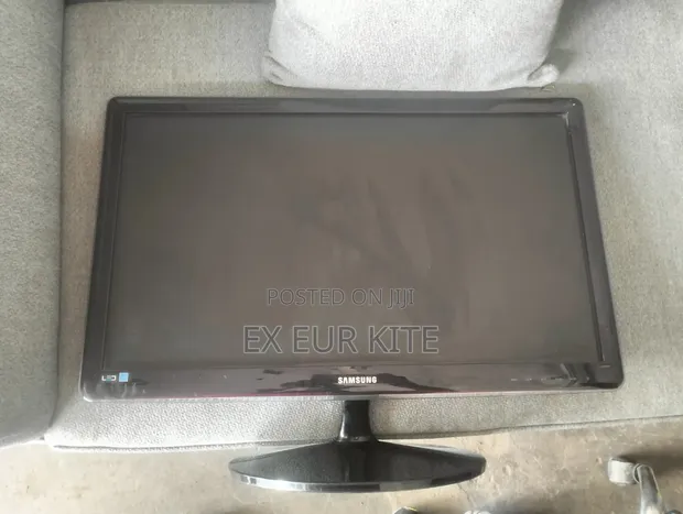 Samsung 27" Full HD Monitor - 1