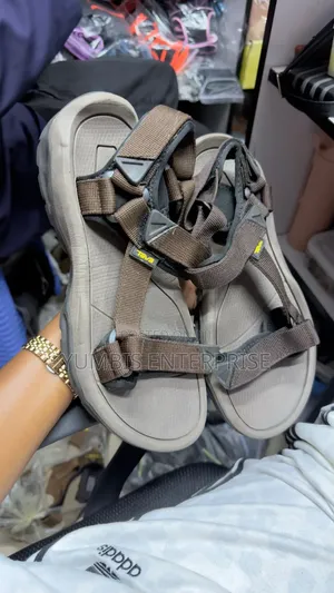 Sandal za Wanaume za Teva Rangi ya Kahawia